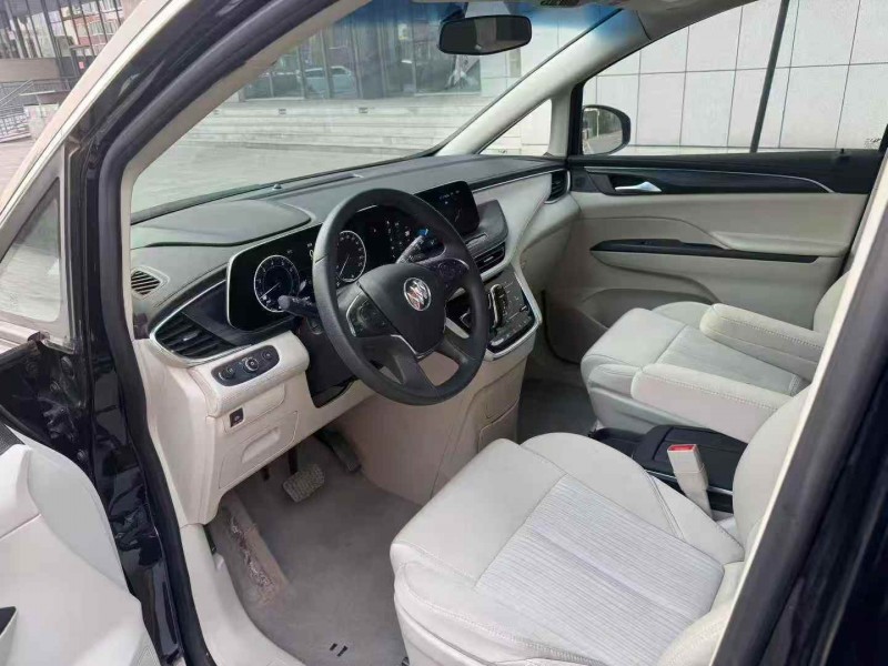 济宁22年别克GL84