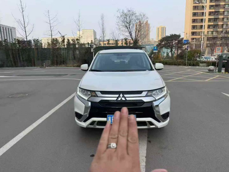 烟台23年三菱欧蓝德1