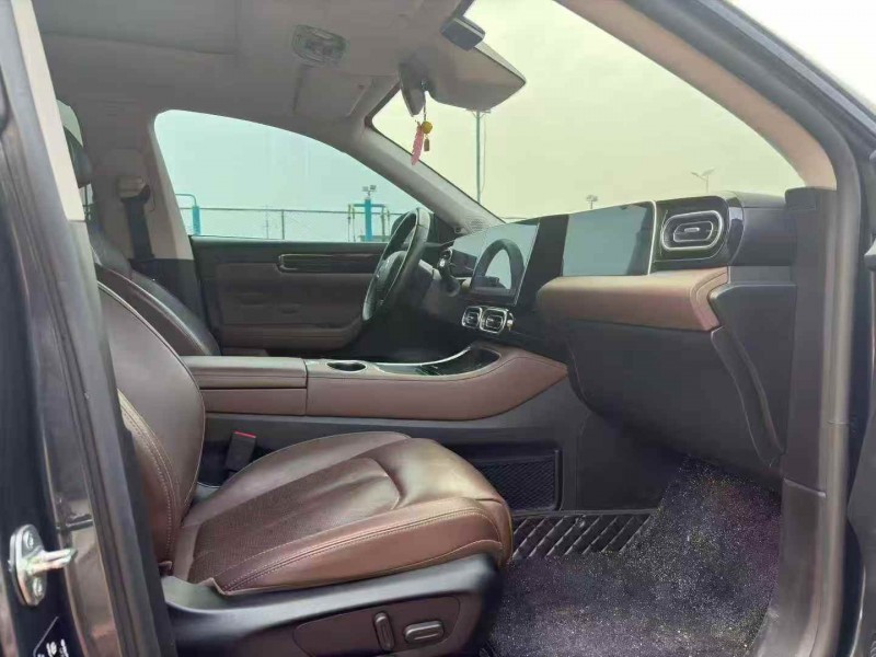 烟台23年零跑汽车C115