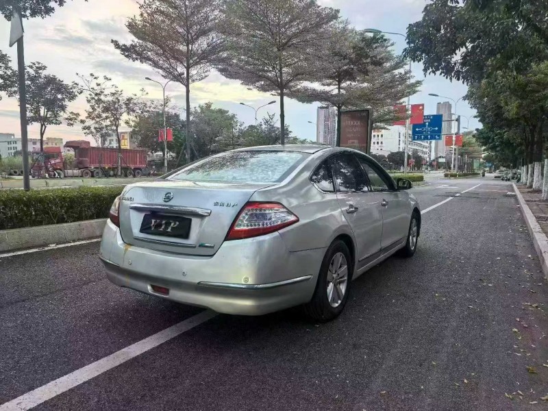 漳州11年日产天籁7