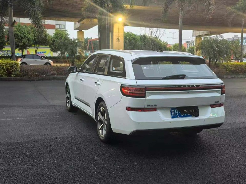 漳州22年宝骏Valli8