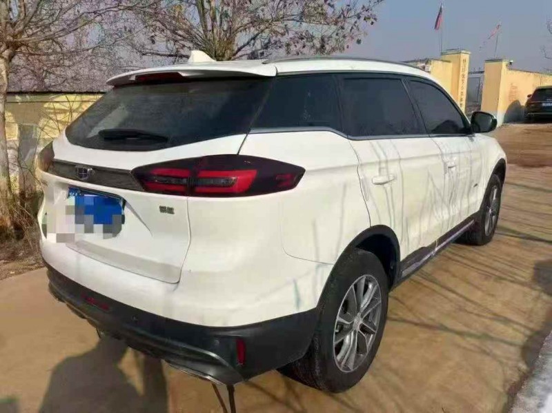 东营19年吉利博越7