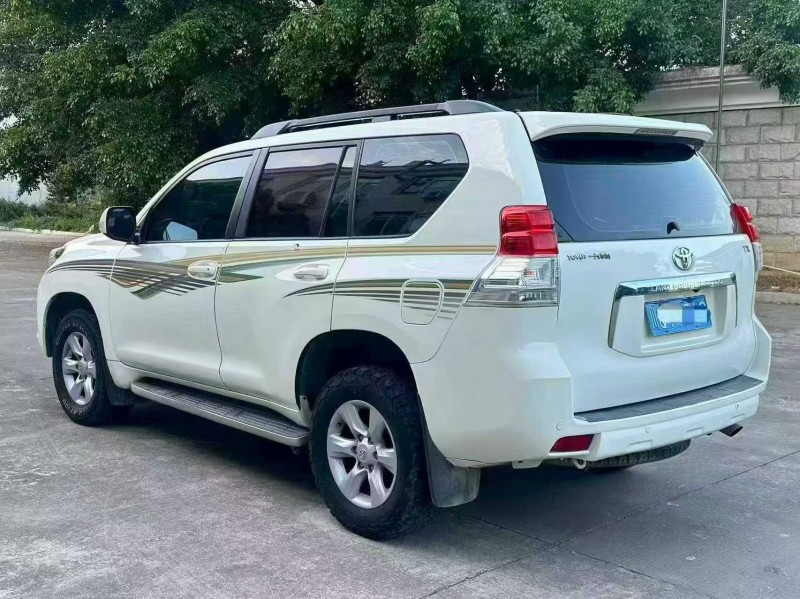 漳州13年丰田普拉多8