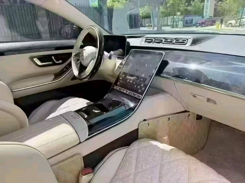广州21年奔驰迈巴赫S级6