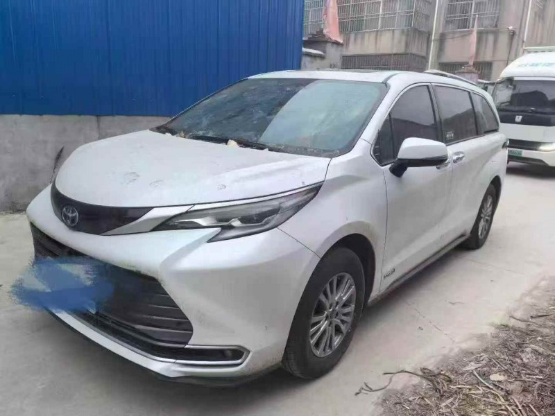 烟台23年丰田塞纳3