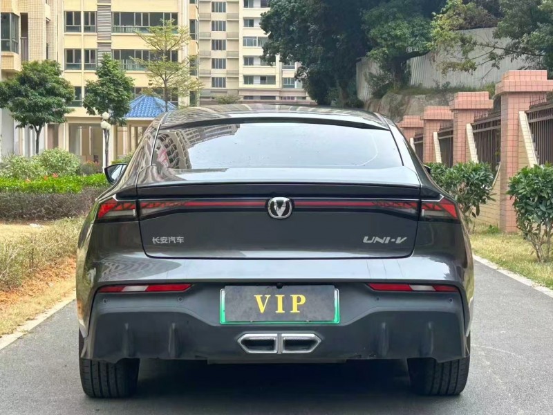 东莞25年长安汽车UNI8