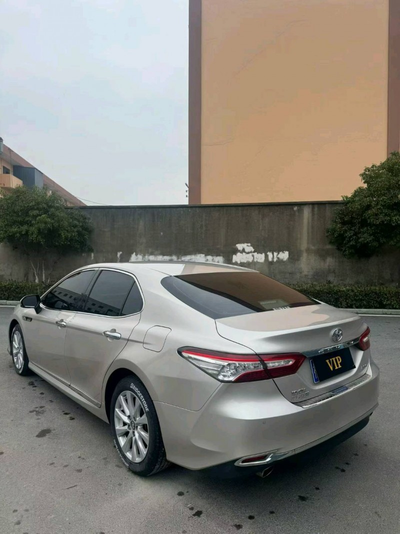 杭州18年丰田凯美瑞5