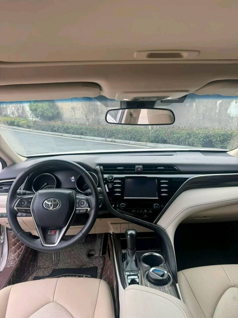 杭州18年丰田凯美瑞7