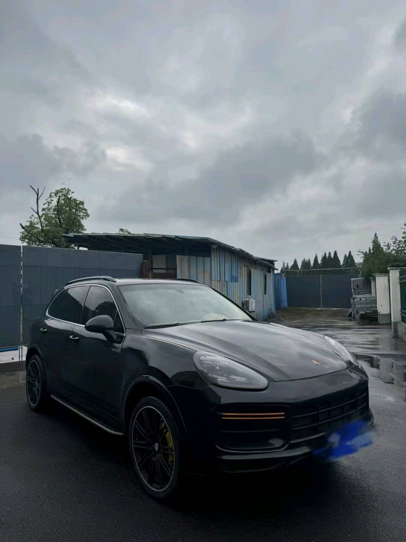 杭州12年保时捷卡宴3