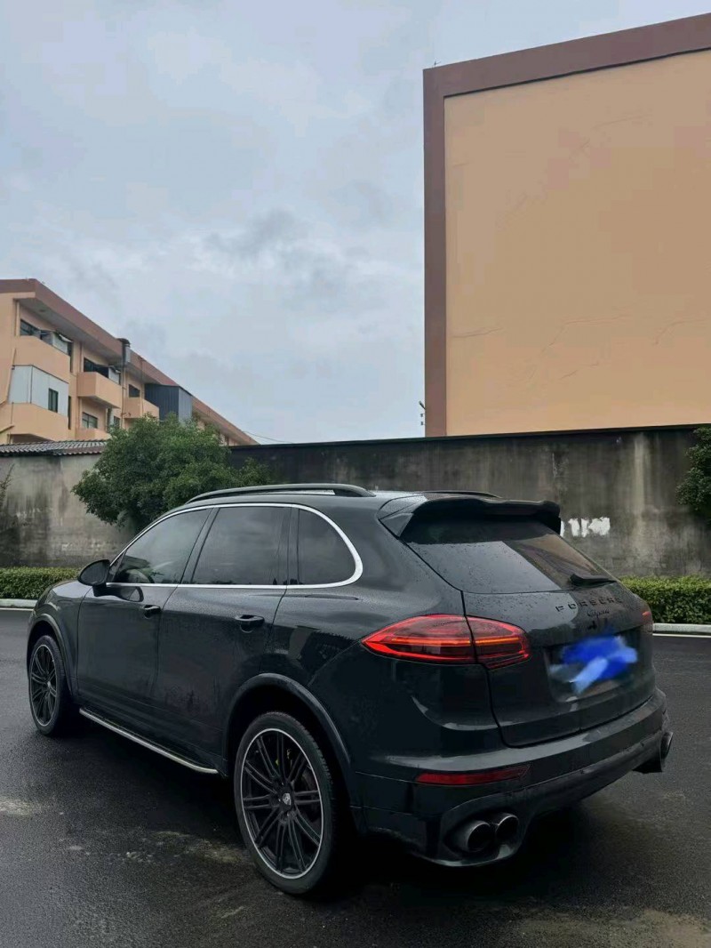 杭州12年保时捷卡宴5