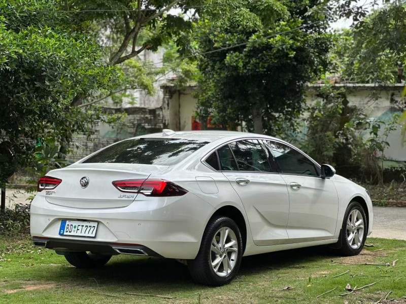 湛江22年别克君威8