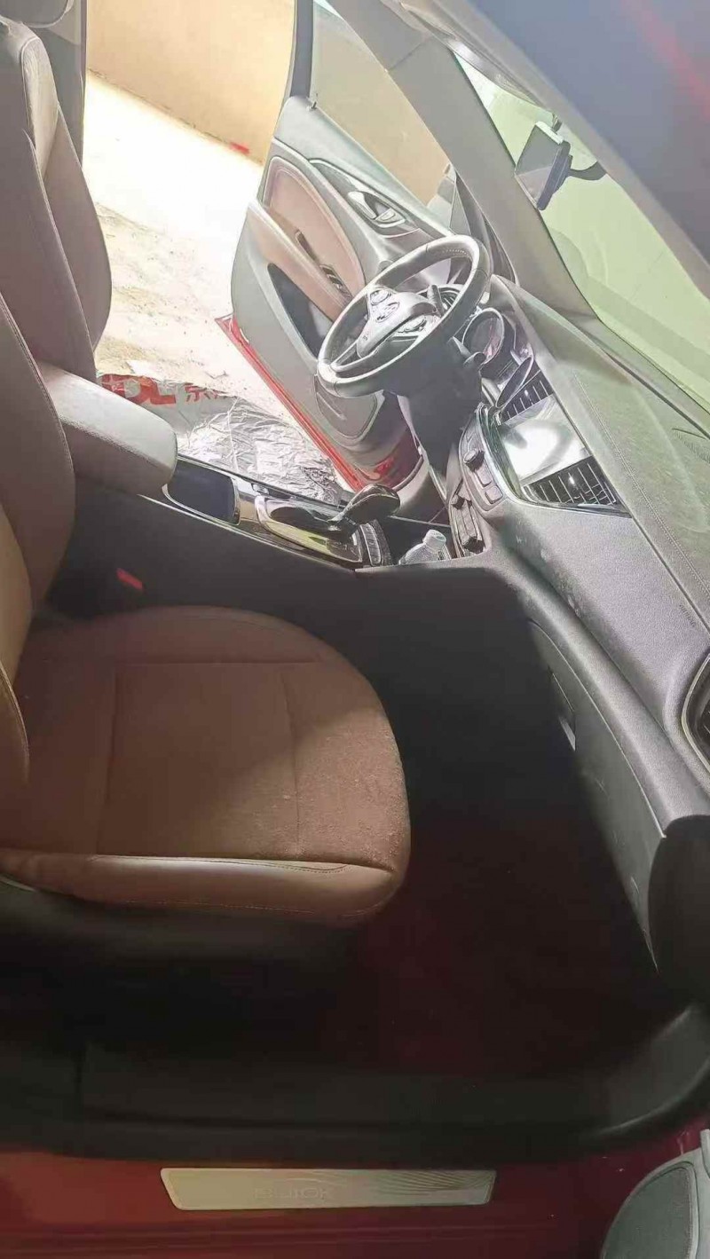 黔西南19年别克君威7