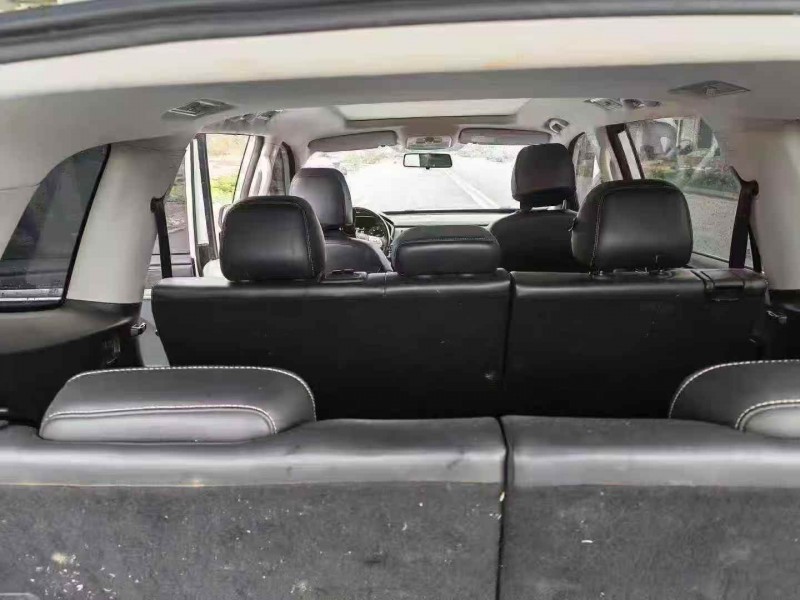 邵阳23年荣威RX84