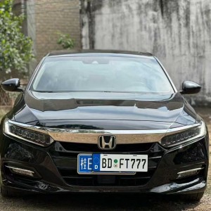 湛江19年本田雅阁轿车