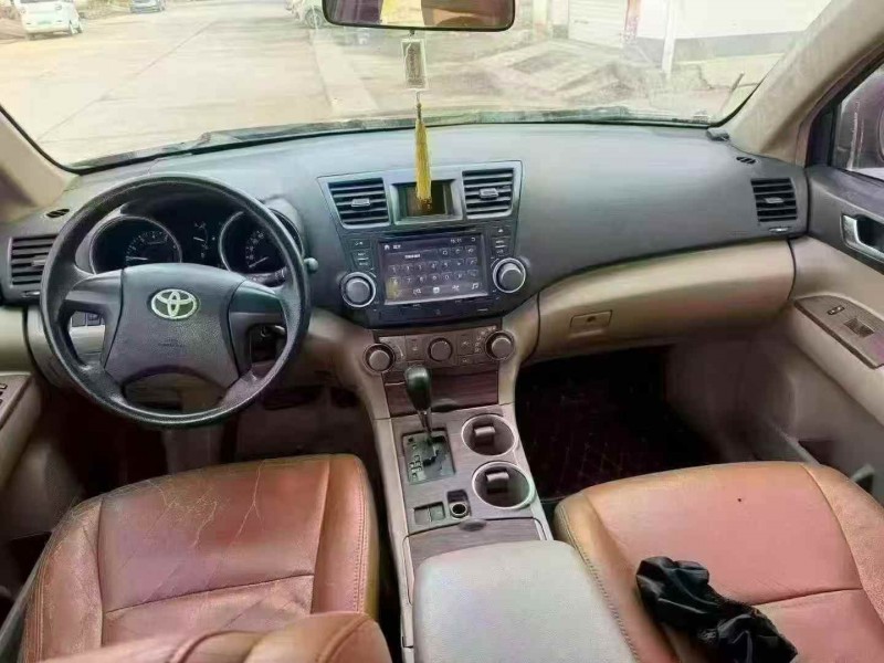 东营14年丰田汉兰达4