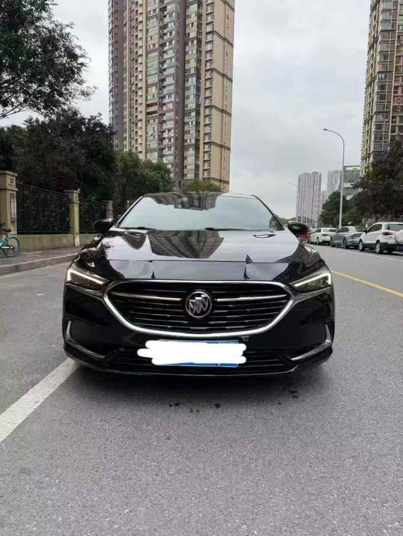 黄山20年别克君越1