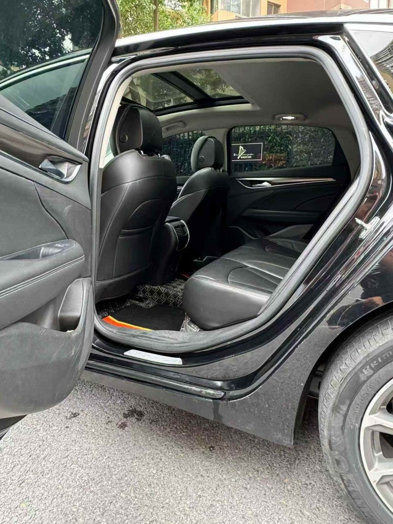 黄山20年别克君越3