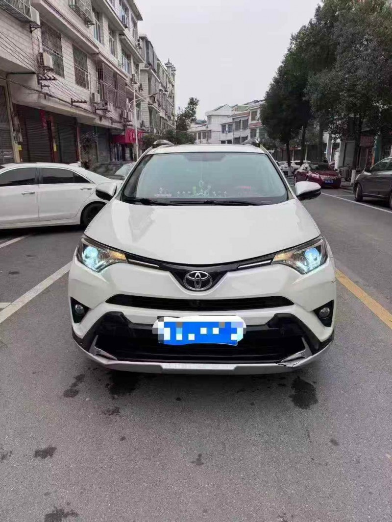 邵阳18年丰田锐志1