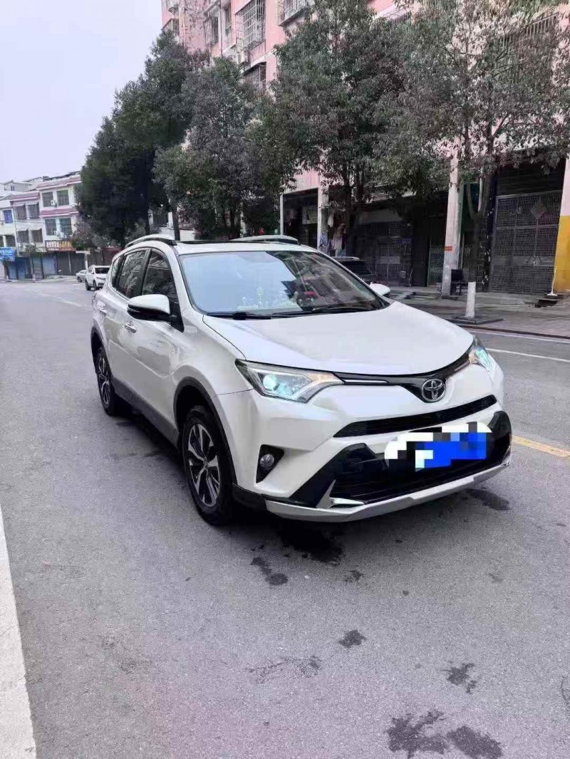 邵阳18年丰田锐志3