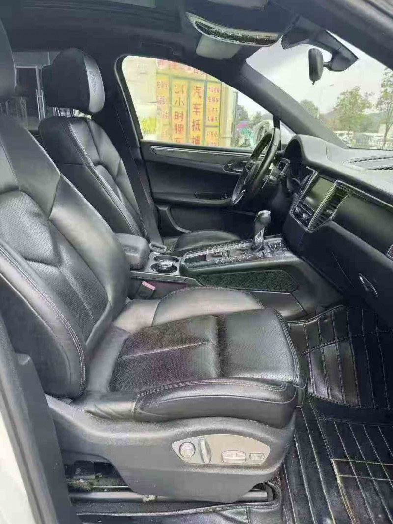 吉安15年保时捷Macan6