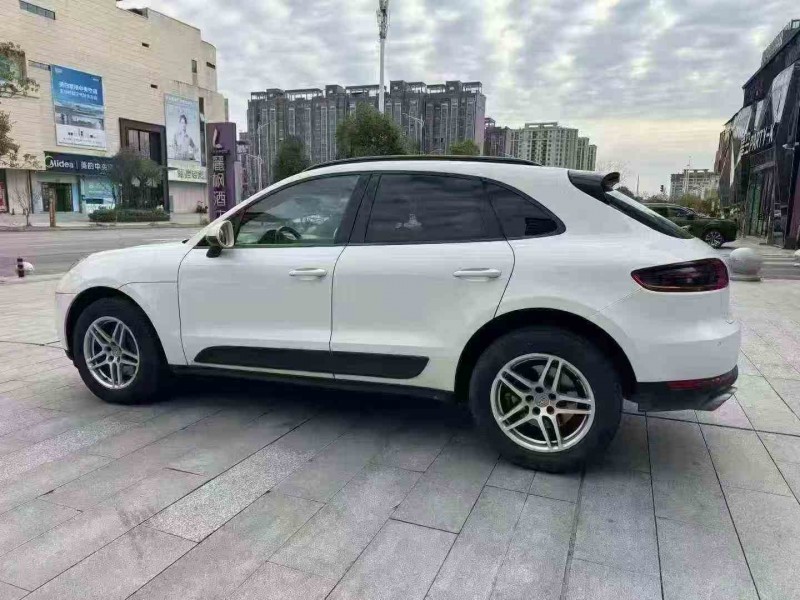 吉安15年保时捷Macan8