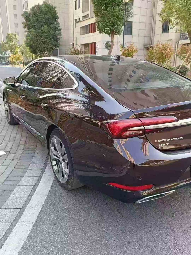 南通20年别克君越8