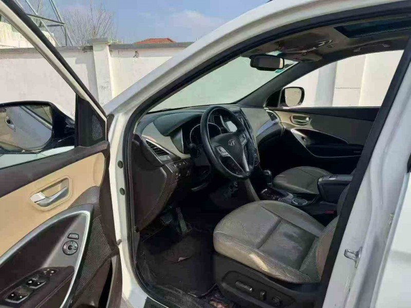 淮安15年现代新胜达4