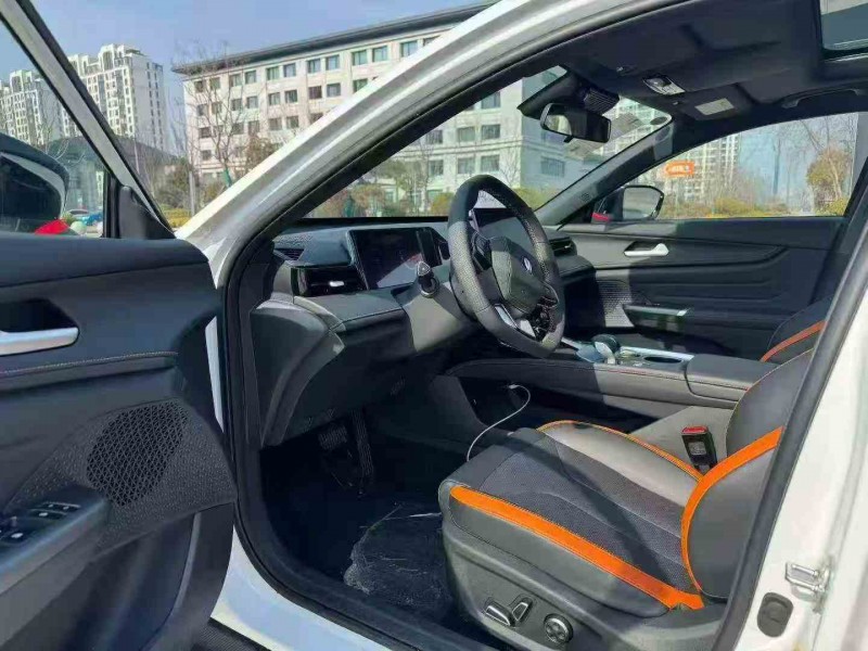 苏州25年长安汽车UNI4