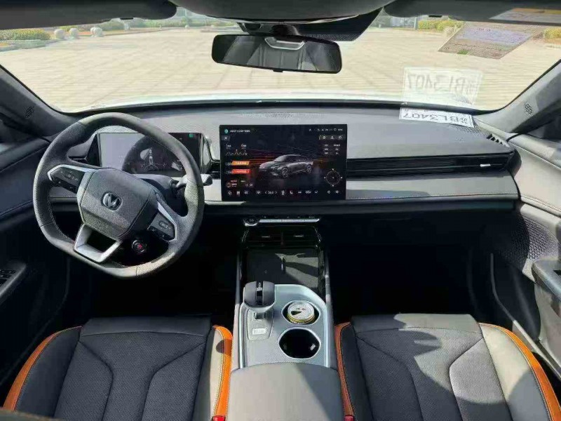 苏州25年长安汽车UNI5