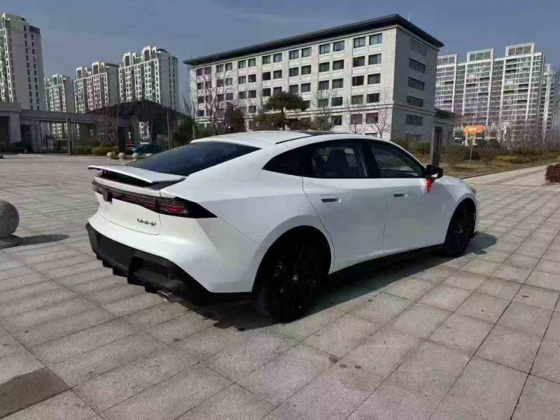 苏州25年长安汽车UNI8