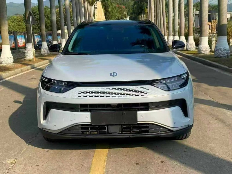 漳州23年零跑汽车C111