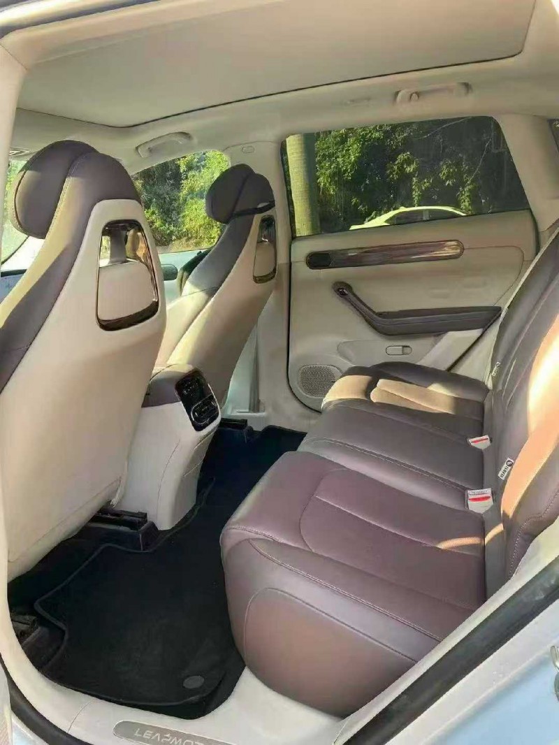 漳州23年零跑汽车C116