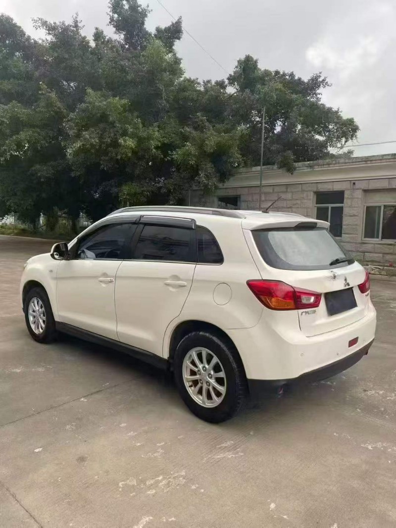 漳州13年三菱劲炫8