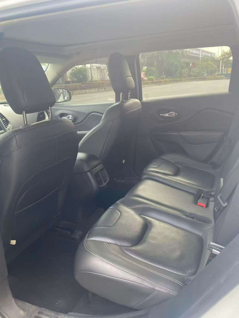 漳州17年Jeep自由光6