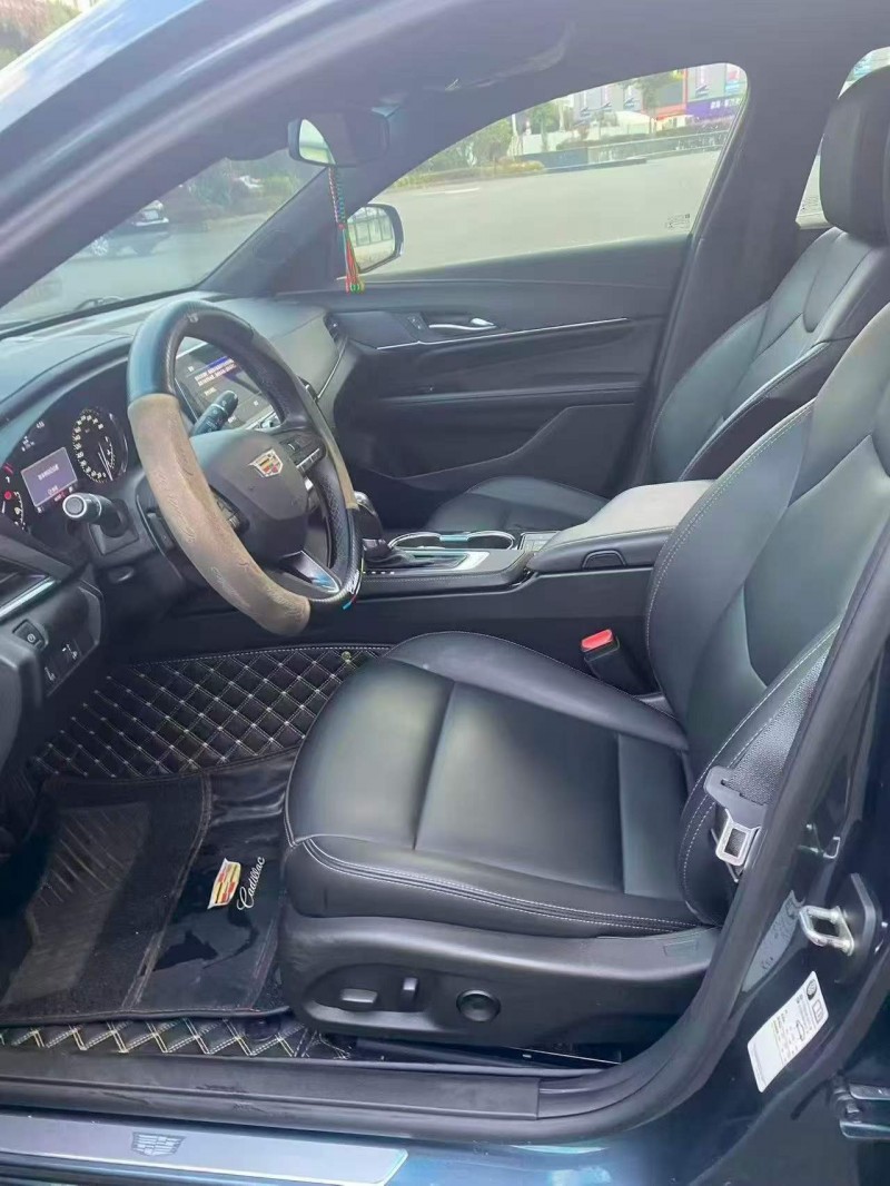 漳州20年凯迪拉克CT44