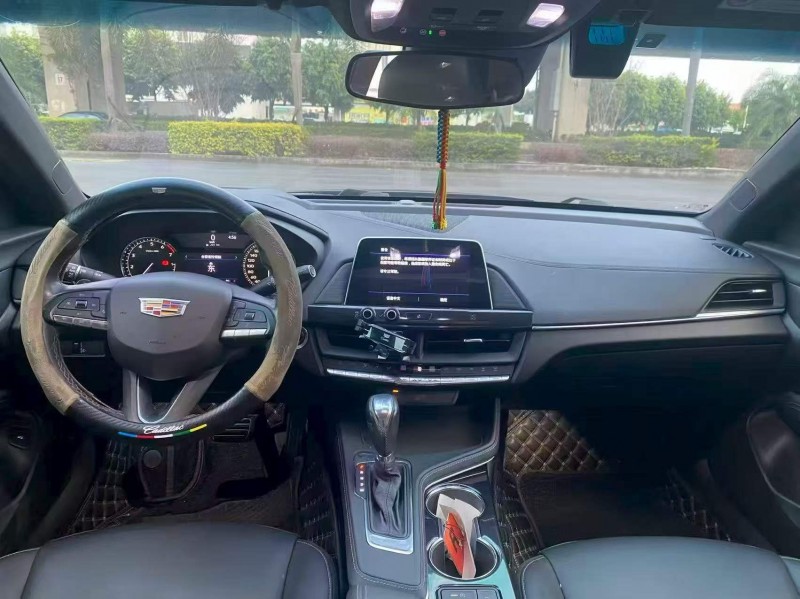 漳州20年凯迪拉克CT45