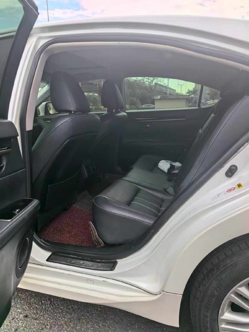 漳州18年雷克萨斯ES6