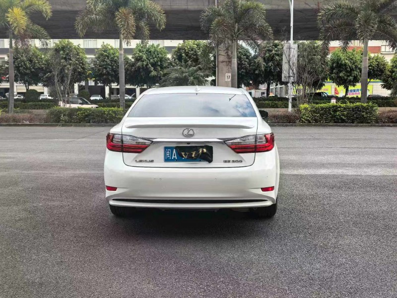 漳州18年雷克萨斯ES9