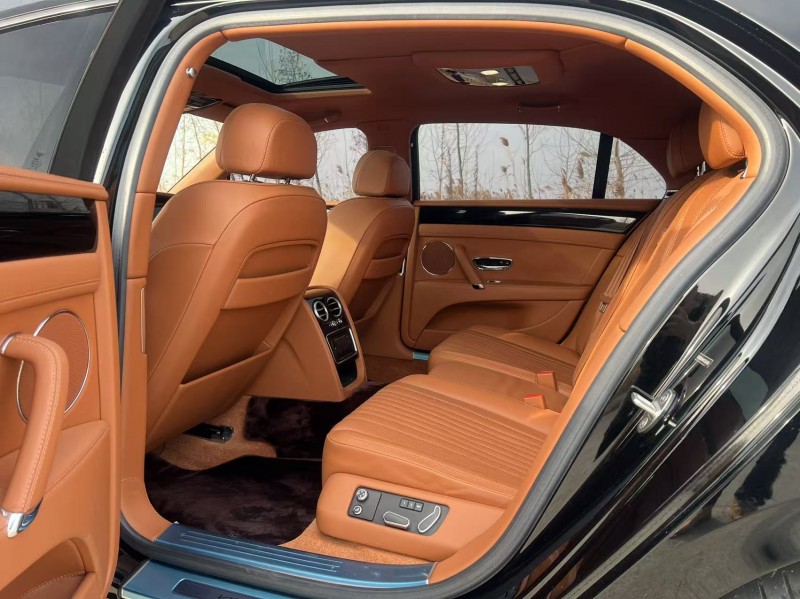 盐城17年宾利飞驰5