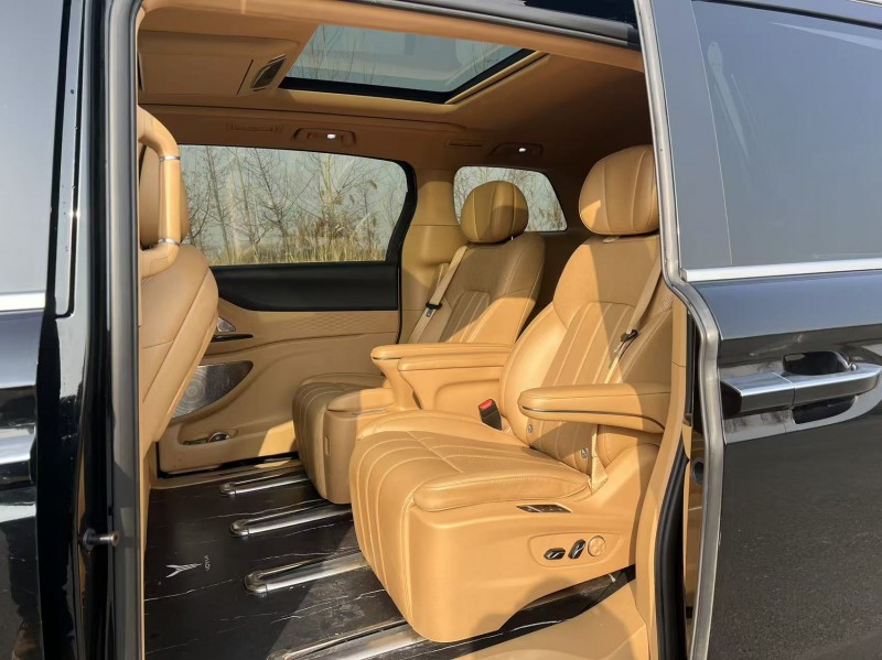 盐城24年岚图汽车梦想家5