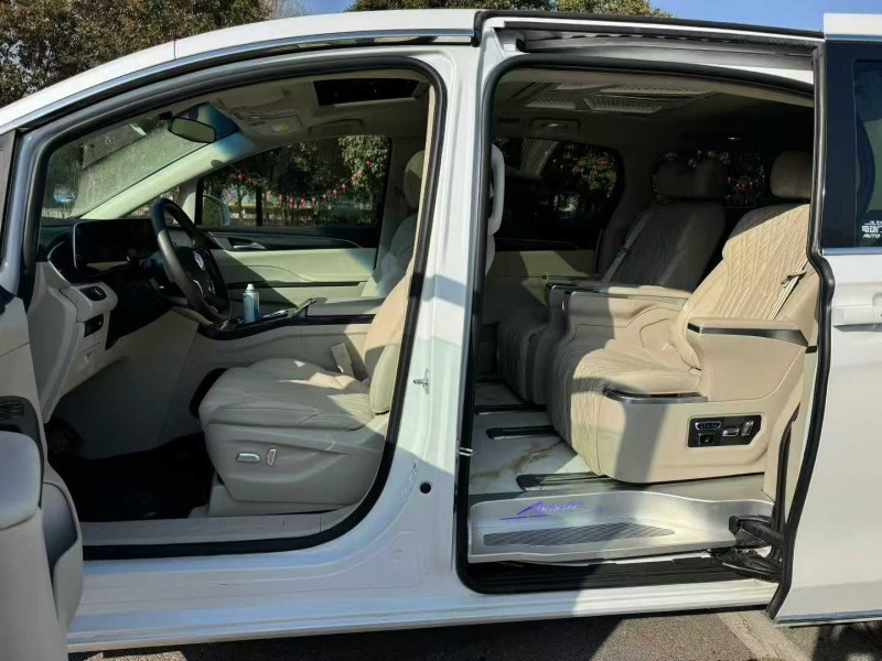 济宁23年别克GL86