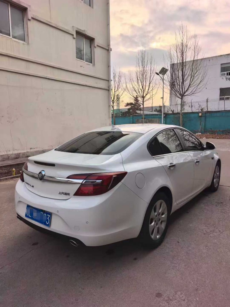 青岛17年别克君威7