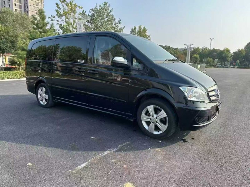 枣庄17年奔驰唯雅诺2