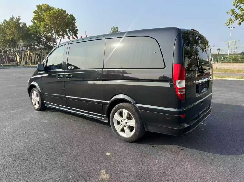 枣庄17年奔驰唯雅诺8