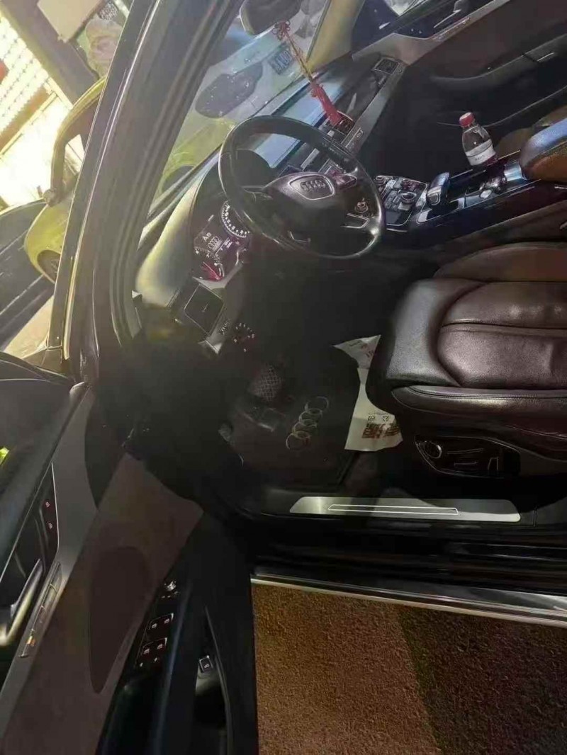 济南14年奥迪A8L3