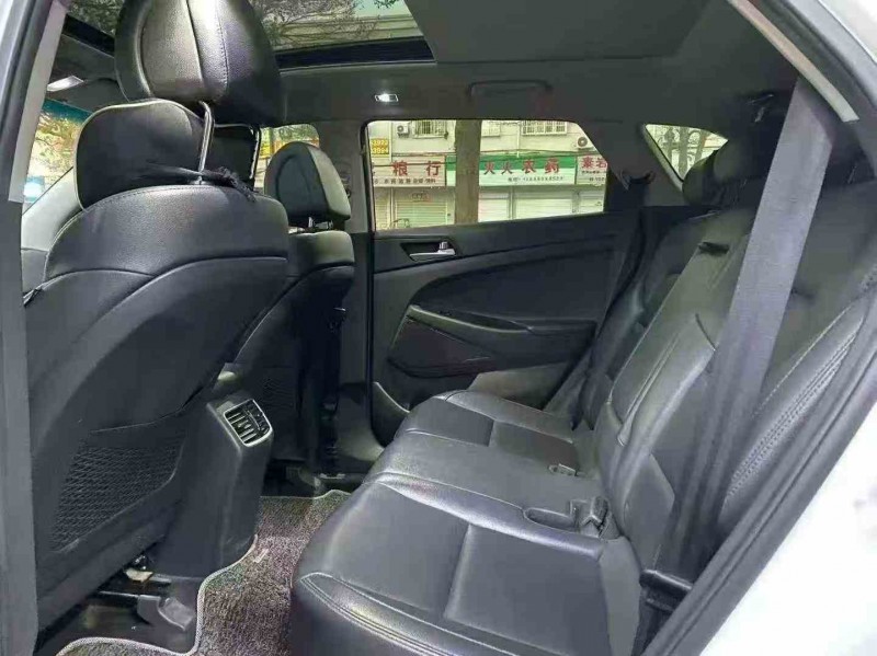 三明17年现代途胜4