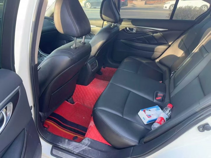 济南18年英菲尼迪Q506