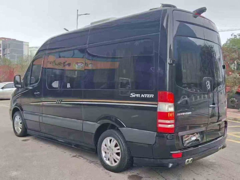 铜仁17年奔驰斯宾特8