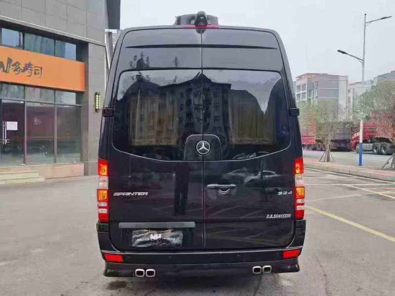 铜仁17年奔驰斯宾特9