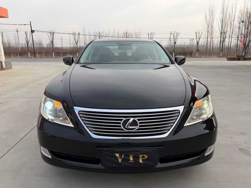唐山10年雷克萨斯LS1